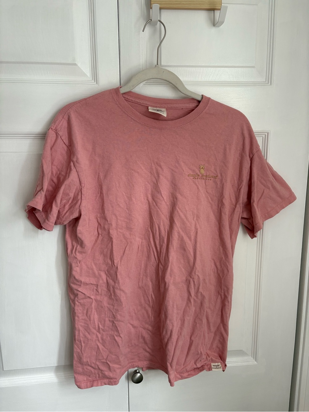 Simply Southern Men's Short-Sleeve Crew T-Shirt in Dusty Pink